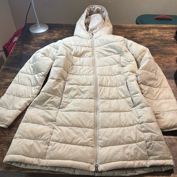 AMAZON ESSENTIALS Stone/Cream Lightweight Water-Resistant Hooded Puffer Coat MED - Picture 1 of 11